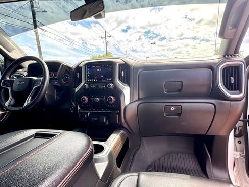 Used 2022 Chevrolet Silverado 1500 LT Trail Boss w/ Convenience Package II AWD/4WD image 12