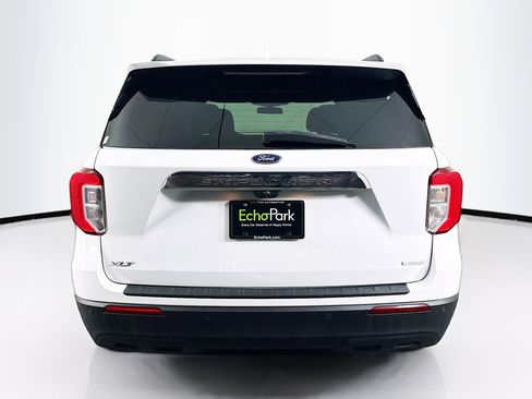Used 2020 Ford Explorer XLT image 7