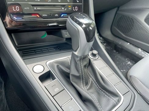 New 2025 Volkswagen Jetta SEL image 44