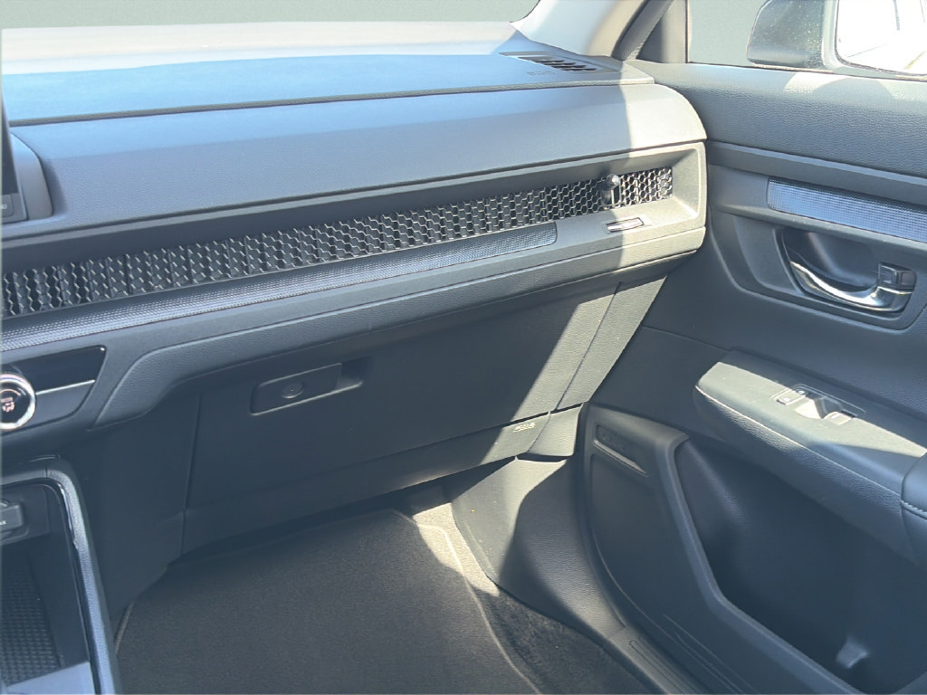Used 2025 Honda CR-V LX image 13