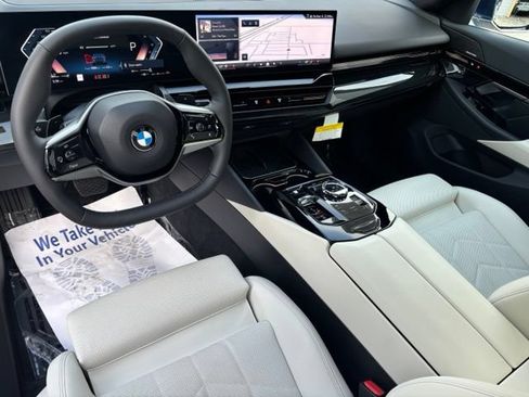 Certified 2026 BMW 530i RWD image 18
