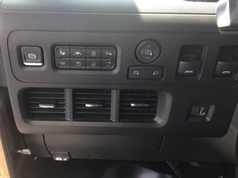 Used 2024 Chevrolet Brightdrop 600 w/ Commercial Equipment Package AWD/4WD image 10