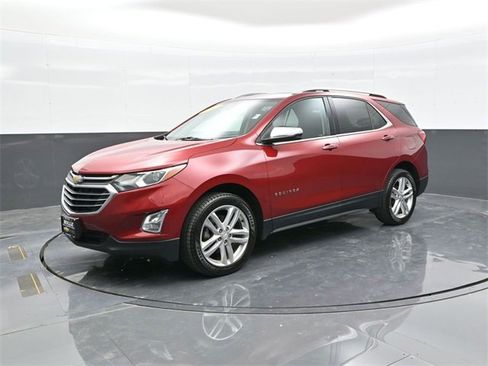 Used 2018 Chevrolet Equinox Premier image 3