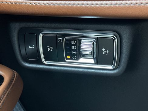 Used 2024 Lincoln Aviator Reserve AWD/4WD image 37