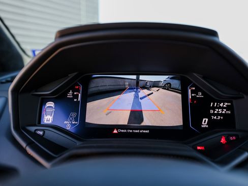 Used 2023 Lamborghini Huracan EVO image 18