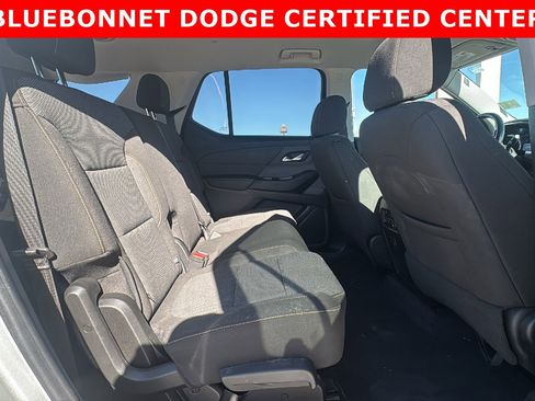 Used 2020 Chevrolet Traverse LT image 24