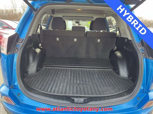 Used 2017 Toyota RAV4 XLE image 10