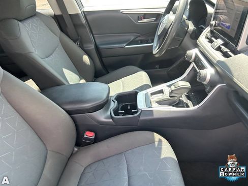 Used 2025 Toyota RAV4 XLE FWD image 12