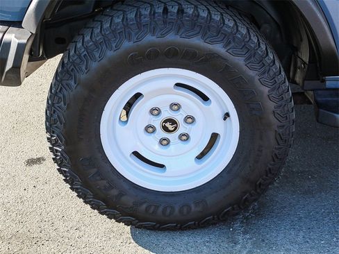 Used 2023 Ford Bronco Heritage Edition image 9