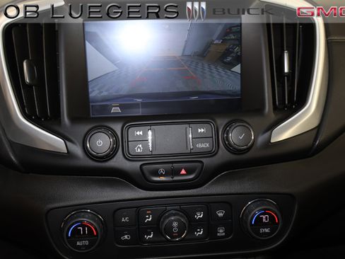 Certified 2022 GMC Terrain SLT w/ Infotainment Package II image 26