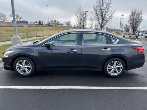 Used 2013 Nissan Altima 2.5 SV image 7