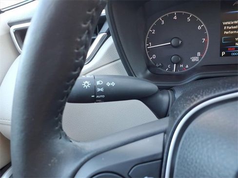 Used 2024 Toyota Corolla Cross LE image 27