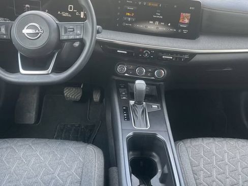 Used 2025 Nissan Kicks SV FWD image 10