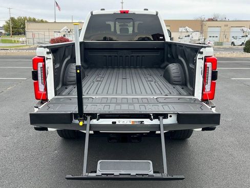 Used 2025 Ford F250 Platinum image 11