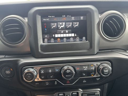 Used 2022 Jeep Wrangler Unlimited Sport AWD/4WD image 12