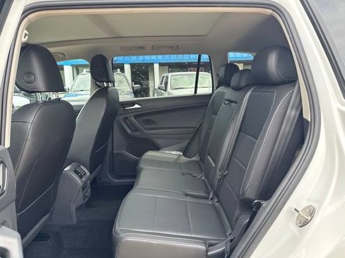 Used 2018 Volkswagen Tiguan SEL AWD/4WD image 12