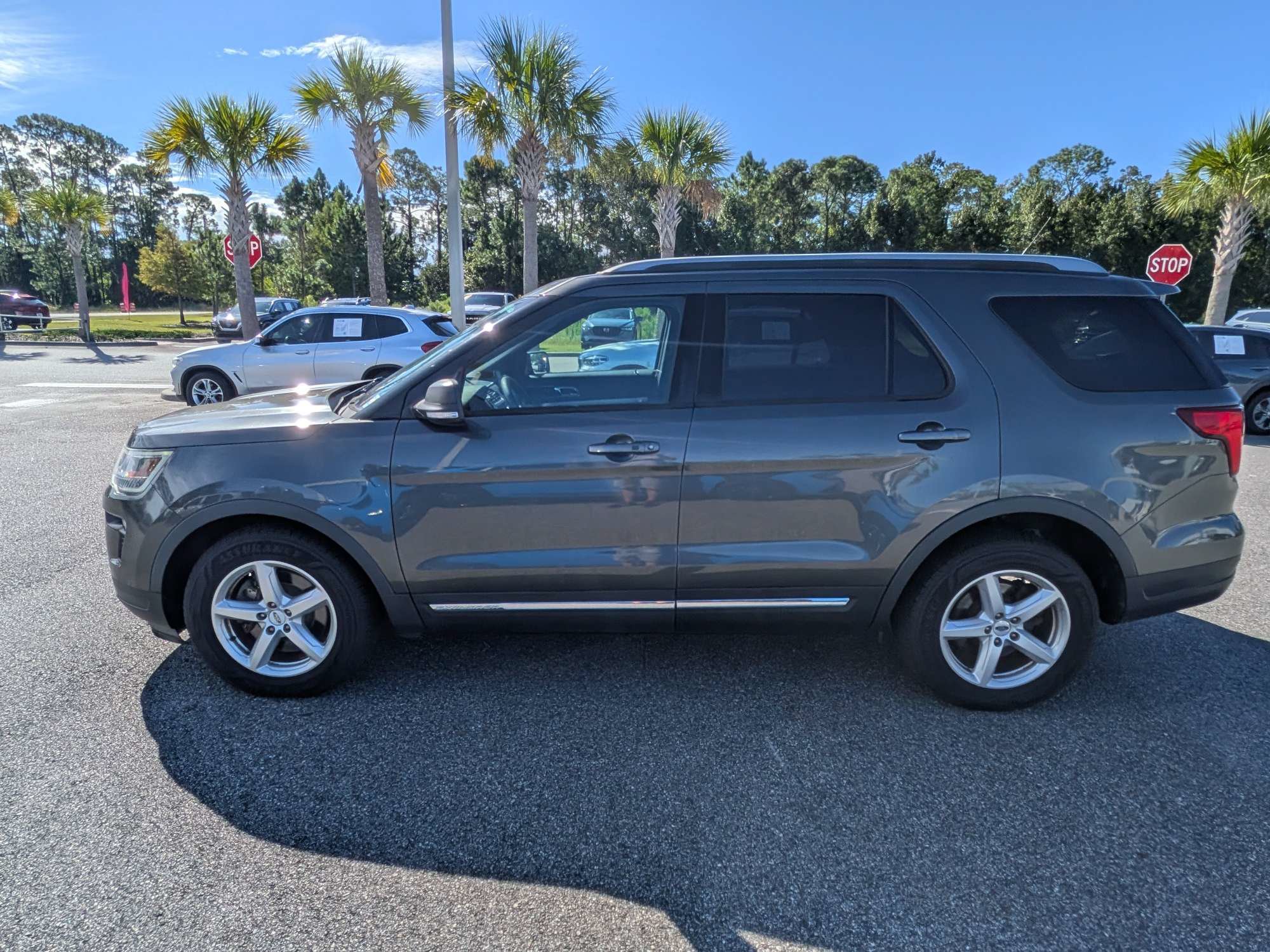 Used 2019 Ford Explorer XLT w/ Equipment Group 201A FWD image 6