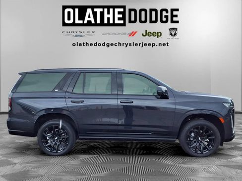 Used 2024 Cadillac Escalade Sport w/ LPO, ONYX Package AWD/4WD image 34
