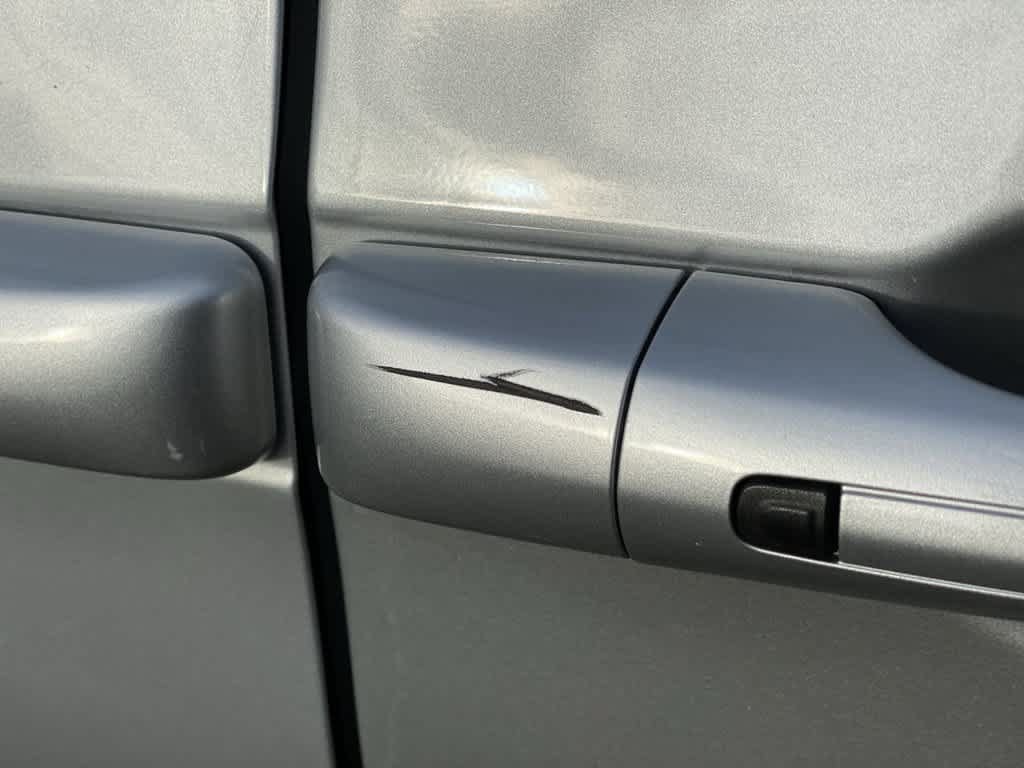 Used 2024 Chrysler Pacifica Limited FWD image 32