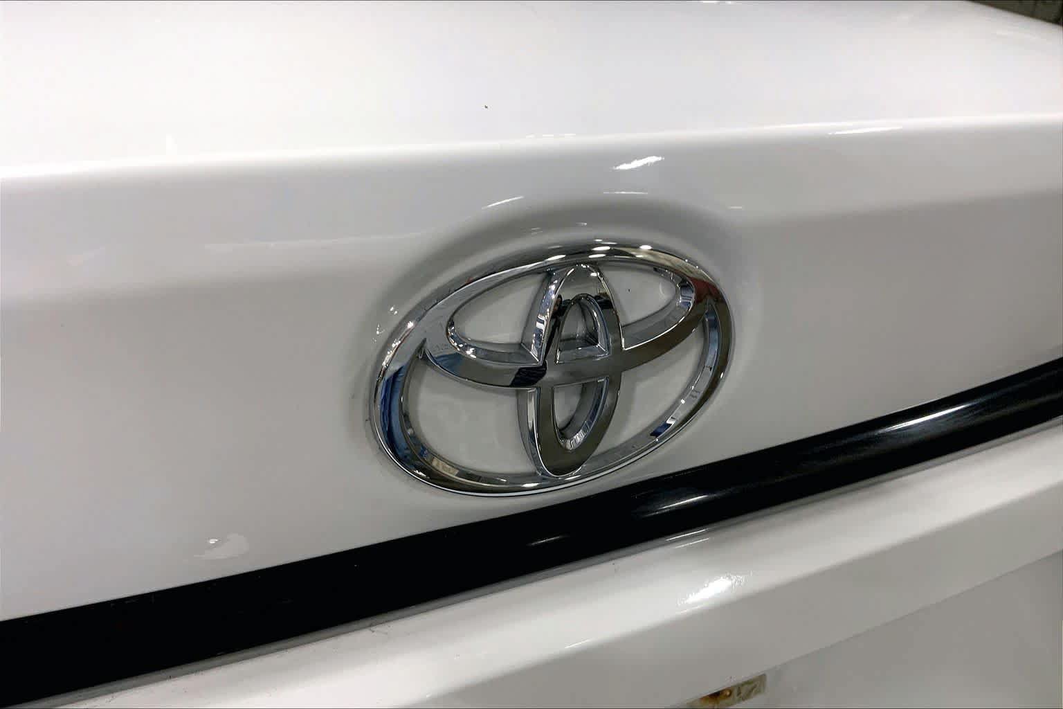 Used 2024 Toyota Corolla LE FWD image 31