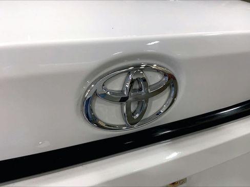 Used 2024 Toyota Corolla LE FWD image 31
