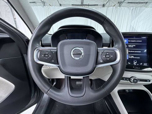 Used 2019 Volvo XC40 T5 Momentum AWD/4WD image 25