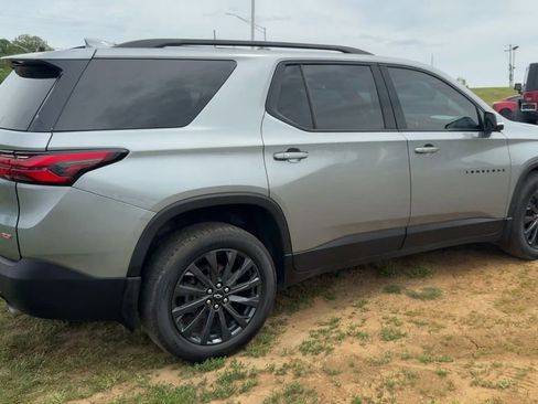 Used 2023 Chevrolet Traverse RS w/ LPO, Floor Liner Package AWD/4WD image 7