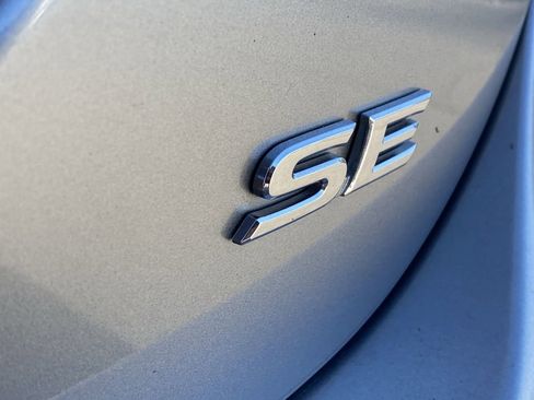 Used 2024 Toyota Camry SE image 6