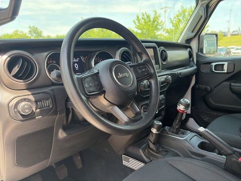 Used 2022 Jeep Gladiator Sport AWD/4WD image 11