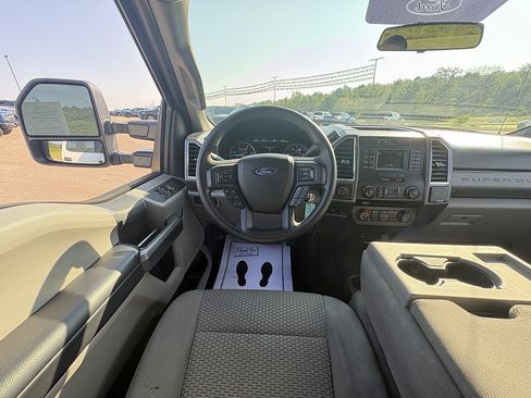 Used 2018 Ford F250 XLT AWD/4WD image 22