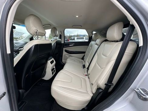 Used 2018 Ford Edge Titanium w/ Technology Package image 8