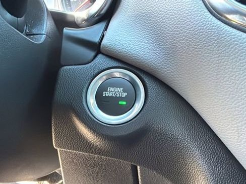 Used 2022 Chevrolet Equinox LT image 28