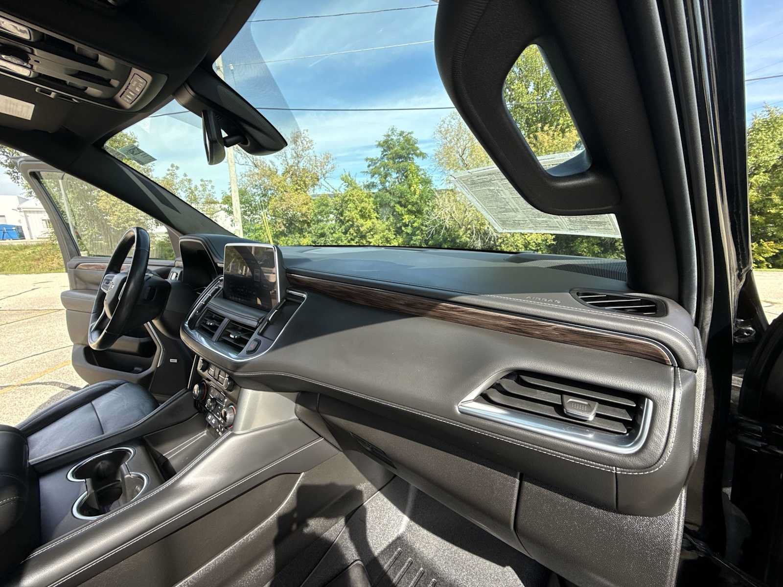 Used 2021 Chevrolet Tahoe LT w/ LT Signature Package AWD/4WD image 29