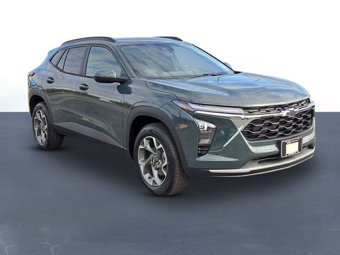 New 2026 Chevrolet Trax LT w/ LT Convenience Package image 3