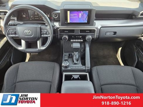 Used 2025 Toyota 4Runner SR5 AWD/4WD image 25