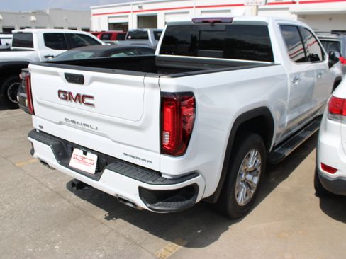 Used 2024 GMC Sierra 1500 Denali AWD/4WD image 9