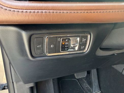 Used 2020 Lincoln Aviator Reserve w/ Equipment Group 201A AWD/4WD image 11