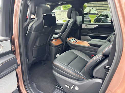 New 2025 Lincoln Navigator L Black Label image 27