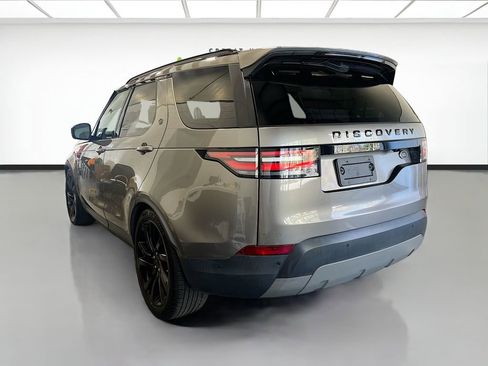 Used 2017 Land Rover Discovery First Edition image 4