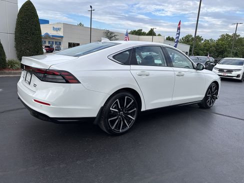 Used 2024 Honda Accord Touring image 10
