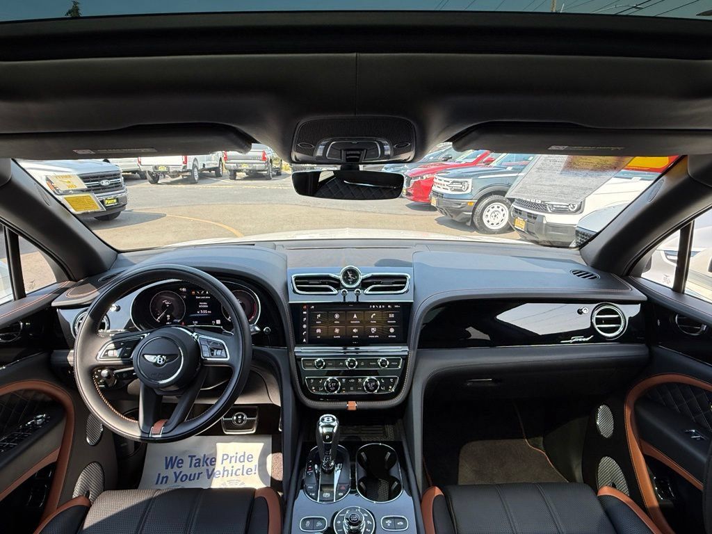 Used 2022 Bentley Bentayga Speed AWD/4WD image 13