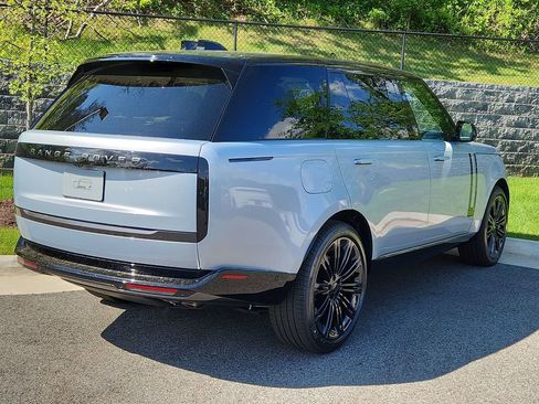 New 2026 Land Rover Range Rover Long Wheelbase SE AWD/4WD image 2