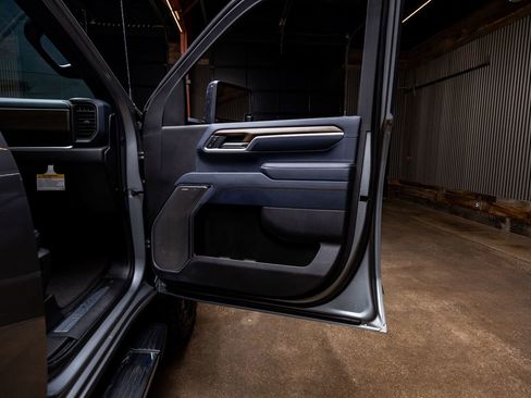 Used 2026 Chevrolet Silverado 3500 High Country w/ High Country Premium Package AWD/4WD image 38