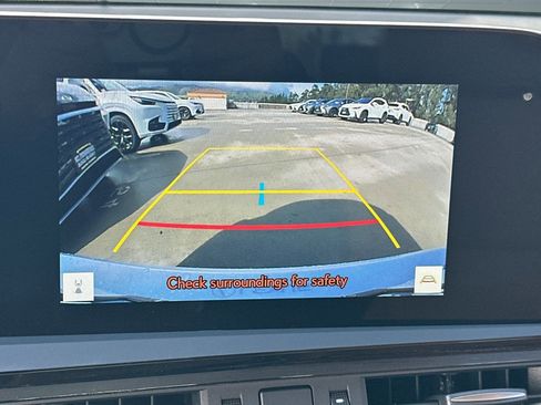 Used 2025 Lexus ES 300h w/ Premium Package image 25