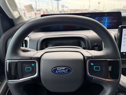 Certified 2025 Ford Expedition Active AWD/4WD image 27