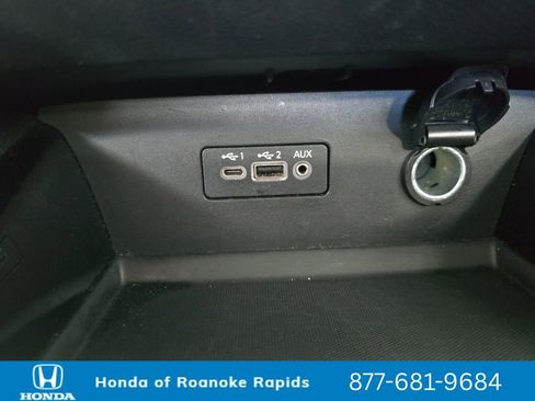 Used 2024 Nissan Altima 2.5 SV FWD image 25
