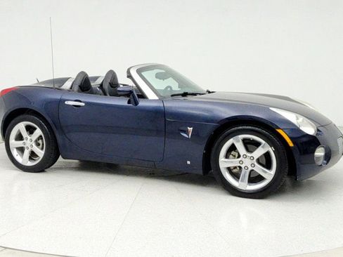Used 2008 Pontiac Solstice Convertible w/ Premium Package image 3