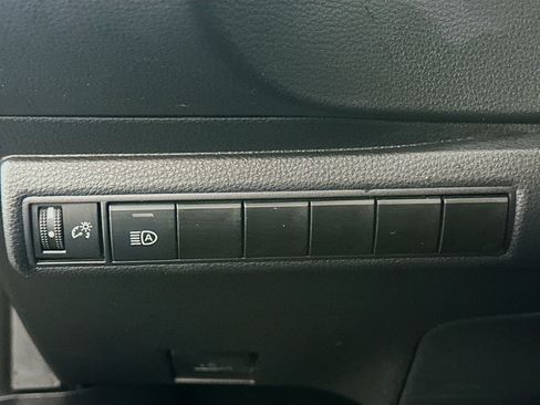 Used 2025 Toyota Corolla LE image 16