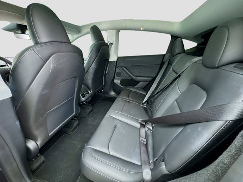 Used 2025 Tesla Model Y Long Range image 16