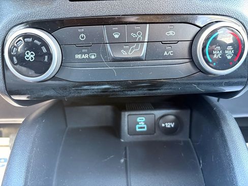 Used 2022 Ford Escape SE AWD/4WD image 19